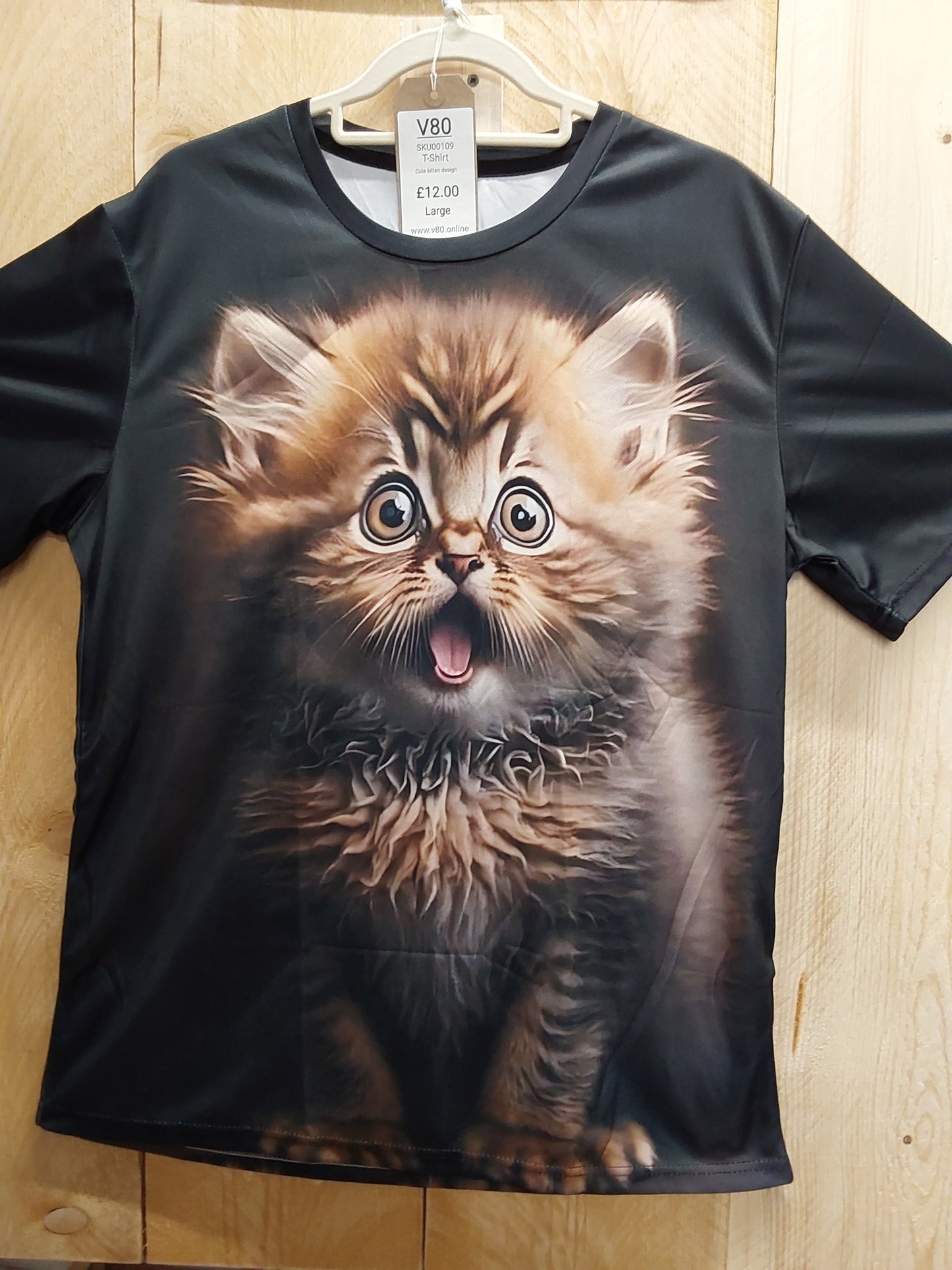 Shocked Kitten T-Shirt (ADULT Size LARGE)